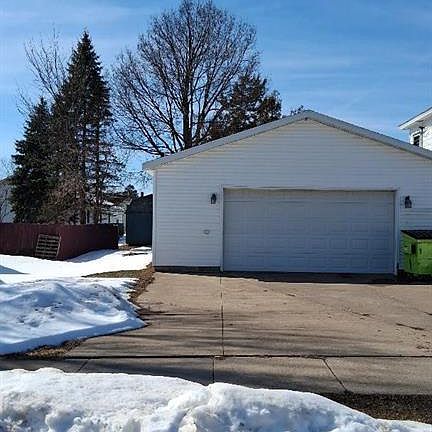 2nd image of 307 South Spring