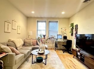 464 Hanover St APT 3, Boston, MA 02113