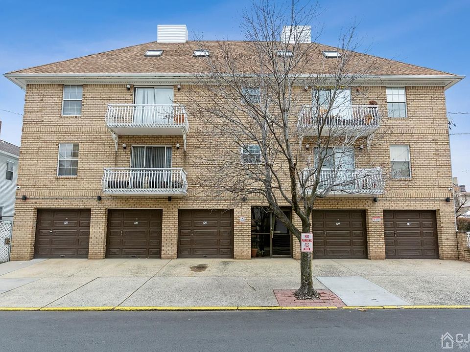 1st image of 167 New Yorkave St #23