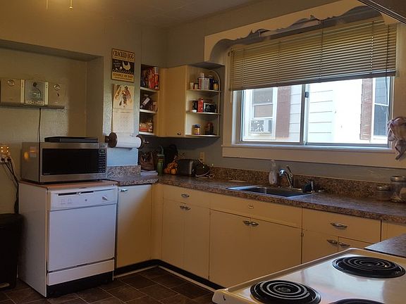 4th image of 330 N Vance Dr