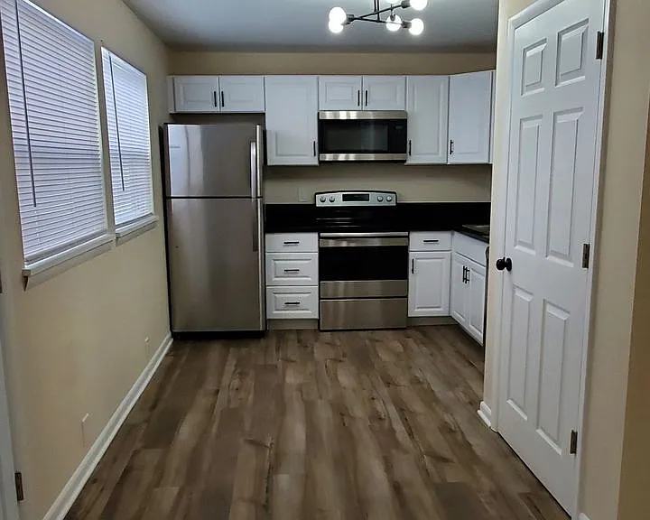 522 Jefferson Rd — Photo 2