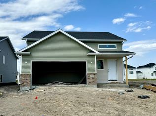 2513 Fulton Loop S, Fargo, ND 58104