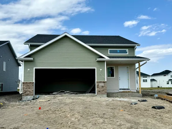 2513 Fulton Loop S, Fargo, ND 58104