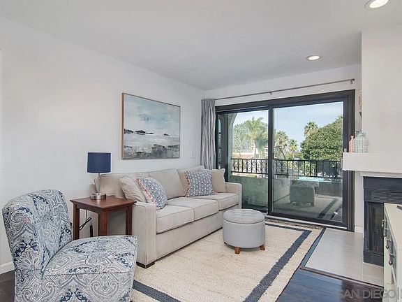 5th image of 4494 Mentone St Unit 6