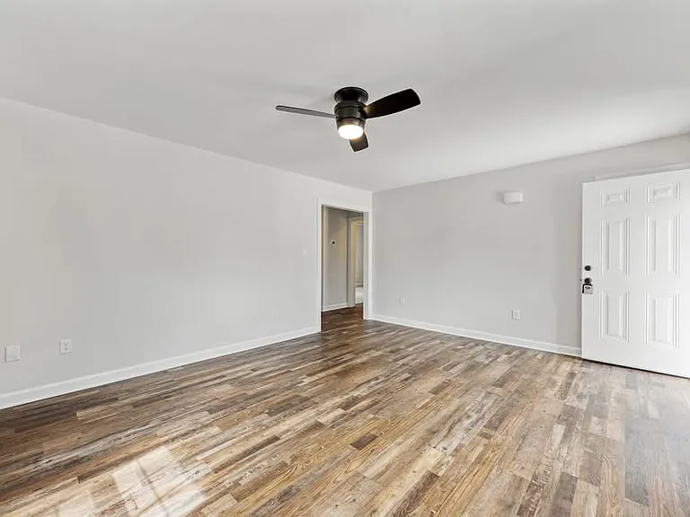 205 Simpson St — Photo 29