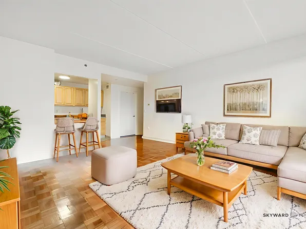 130 Bradhurst Avenue image 2 of 10