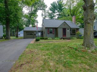 212 Oak St, East Hartford, CT 06118