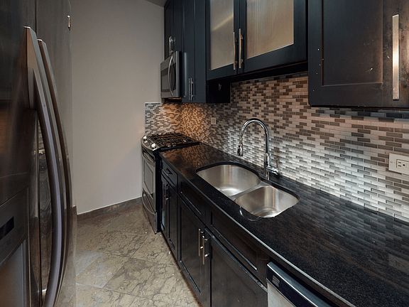 4th image of 310 Greenwich St APT 10L