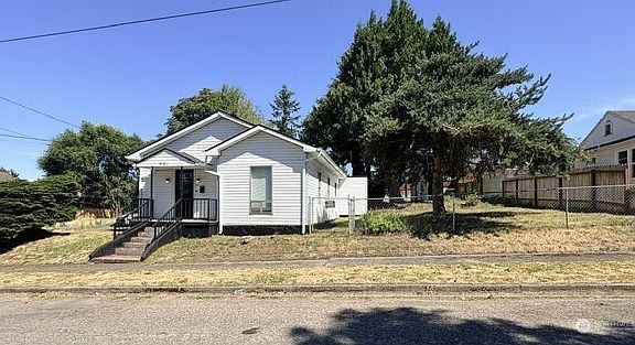 2nd image of 901 CRAWFORD