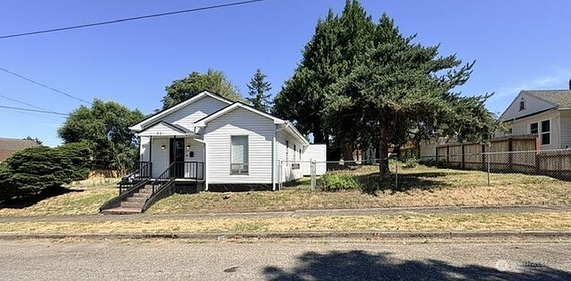2nd image of 901 CRAWFORD