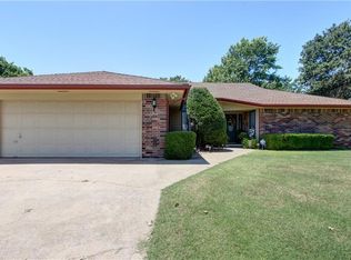 1803 Lakeview Dr, Choctaw, OK 73020