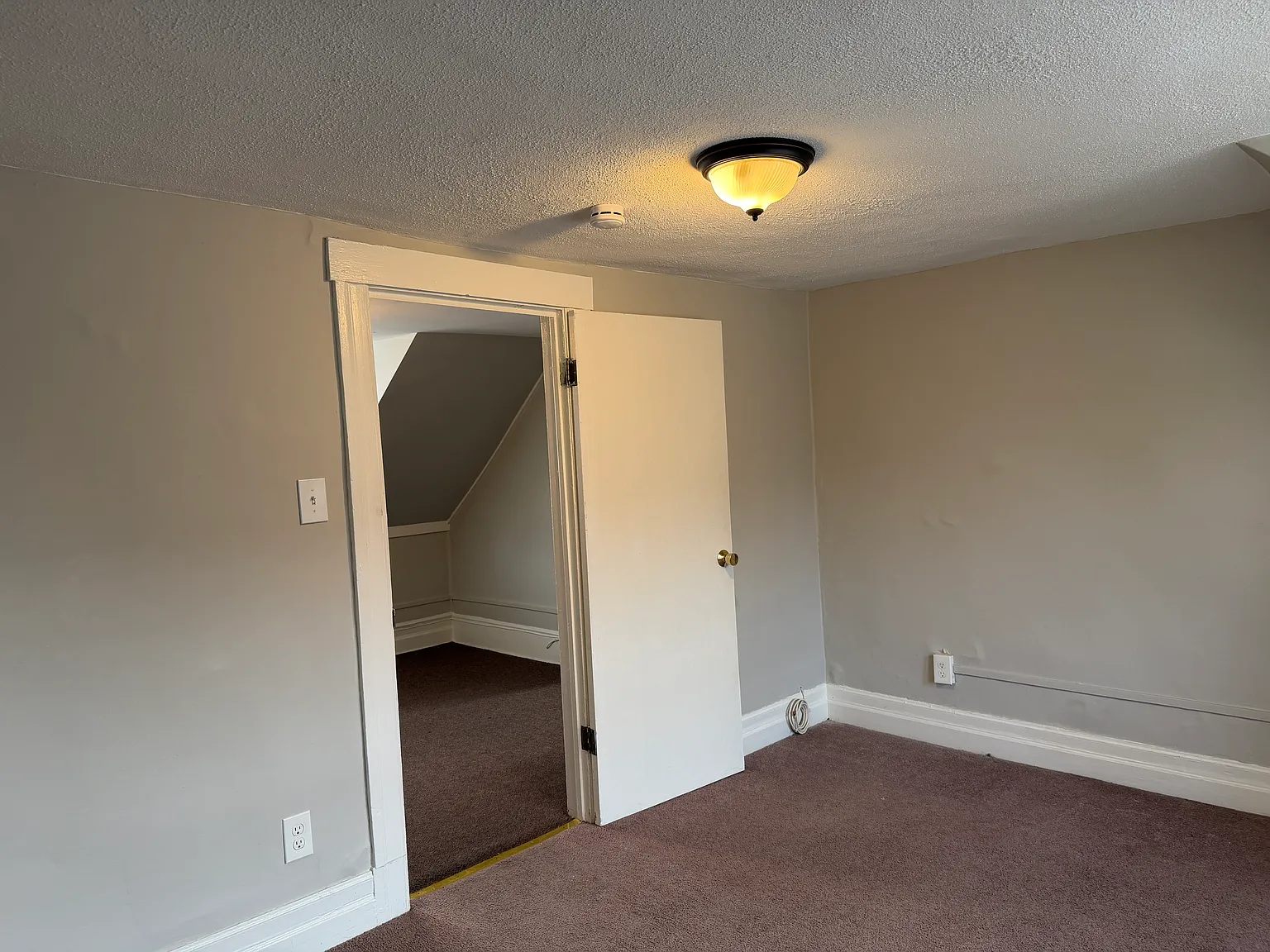 1 bed, 850 sqft, $989 — Photo 3