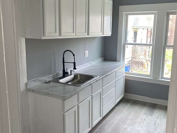4th image of 792 London Rd