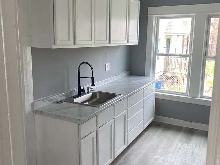 792 London Rd — Photo 4
