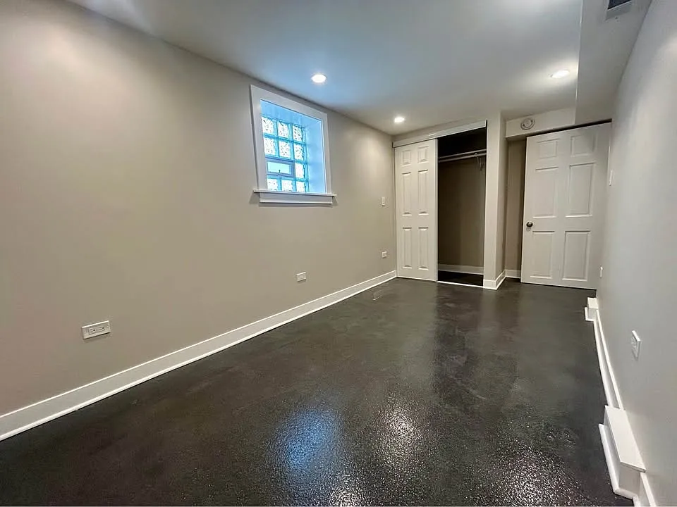 2 bed, 900 sqft, $1,900 — Photo 4