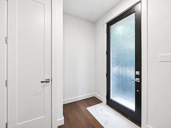 3rd image of 2602 Polk St