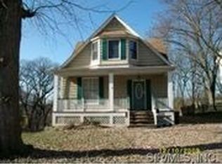 1902 Beall St, Alton, IL 62002