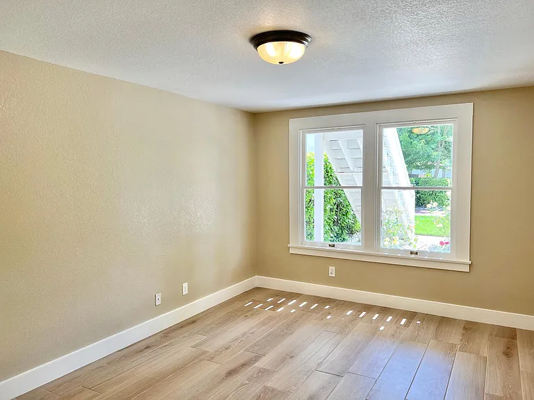 1214 E St #1/2 — Photo 25