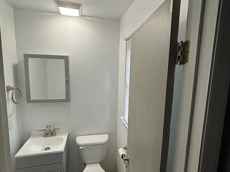 210 Wedgewood Dr — Photo 16