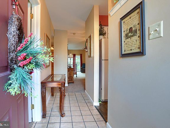 4th image of 153 Oak Knoll Cir