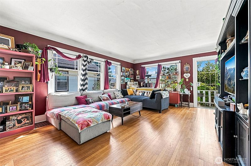 5th image of 3208 15th Avenue S