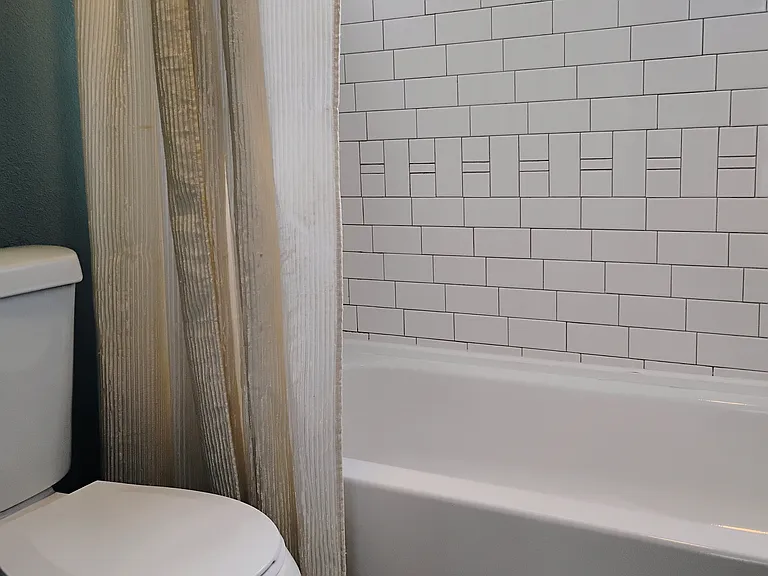 1579 Hooker St #B — Photo 11