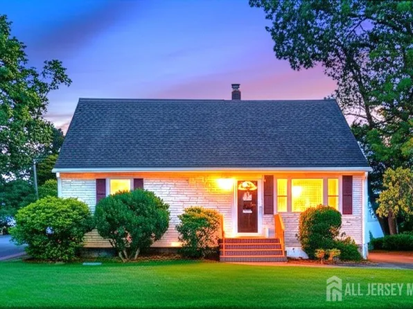 58 Rose St, Edison, NJ 08817