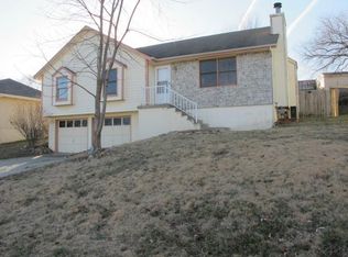 908 Shorthorn Rd, Grain Valley, MO 64029