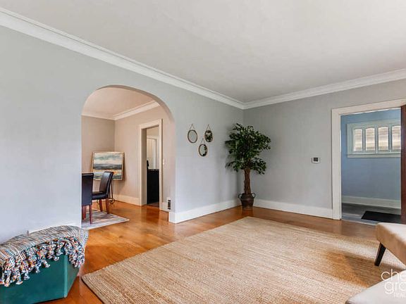 4th image of 1224 Calvin Ave SE
