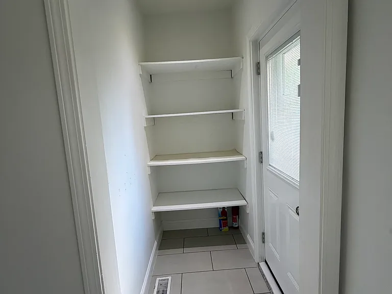 10 Ashford St #1 — Photo 1