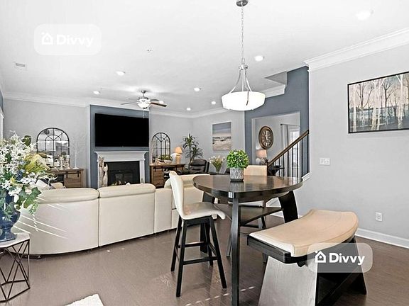 4th image of 460 Lafayette Ave