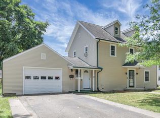 221 Jefferson Rd, Newark, OH 43055