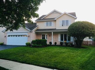 664 Stuart Dr, Carol Stream, IL 60188