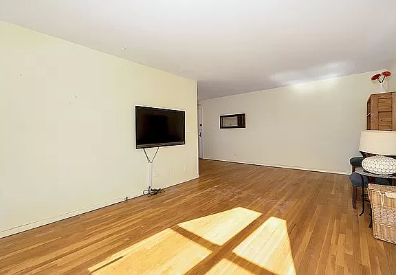 5th image of 2390 Palisade Ave APT 6G