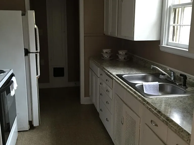 708 Walnut Ave — Photo 3