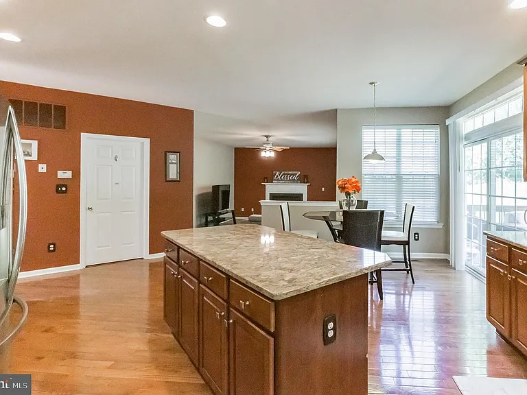 618 Sunderland Ave — Photo 8