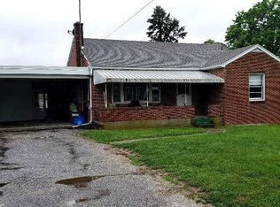 71 Blooming Grove Rd, Hanover, PA 17331