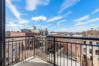 Rented by Rennit Inc.