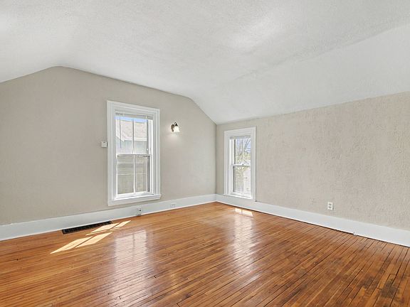 3rd image of 329 Charles Ave SE #2
