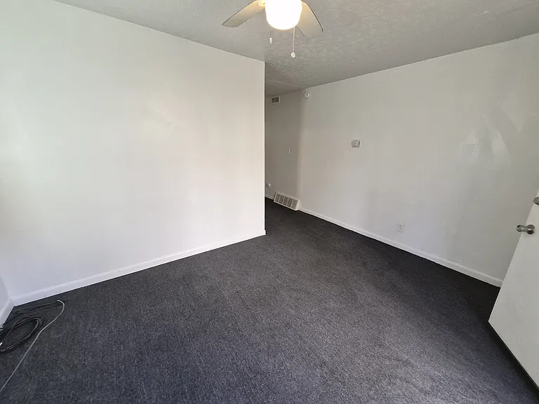 914 Chilton St #B — Photo 10