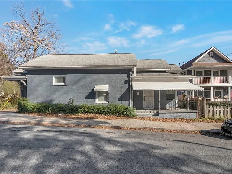 235 Dodd Ave SW — Photo 1