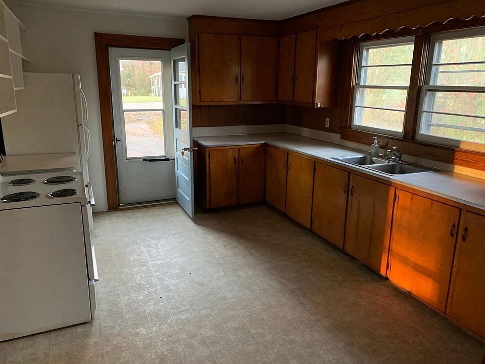1st image of 365 Missouri St
