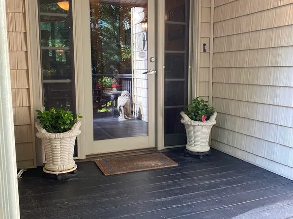 300 Roland Park Dr, Huntington, WV 25705