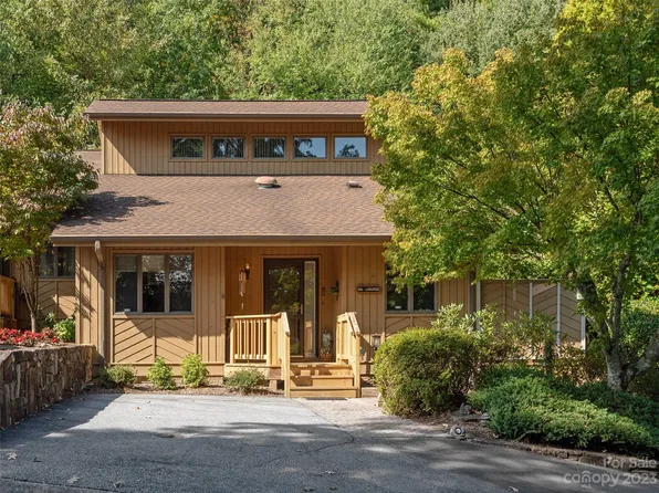 1206 Red Oak Dr, Hendersonville, NC 28791