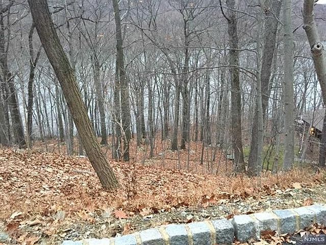 1st image of 49 Lenape Dr