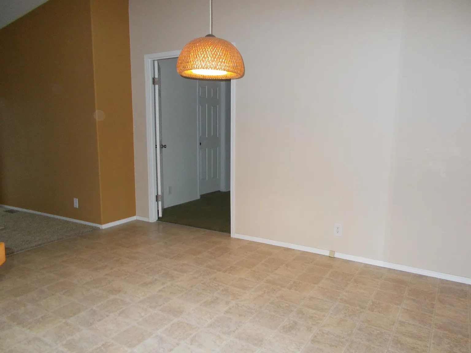 3 bed, 1536 sqft, $1,900 — Photo 3