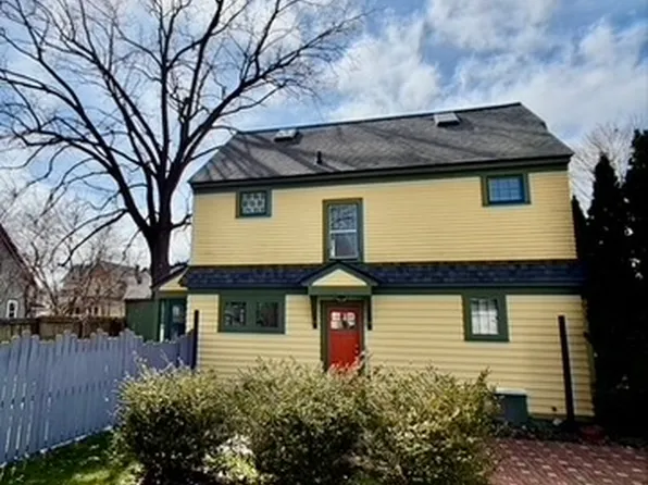 221 Houston Pl, Kalamazoo, MI 49001