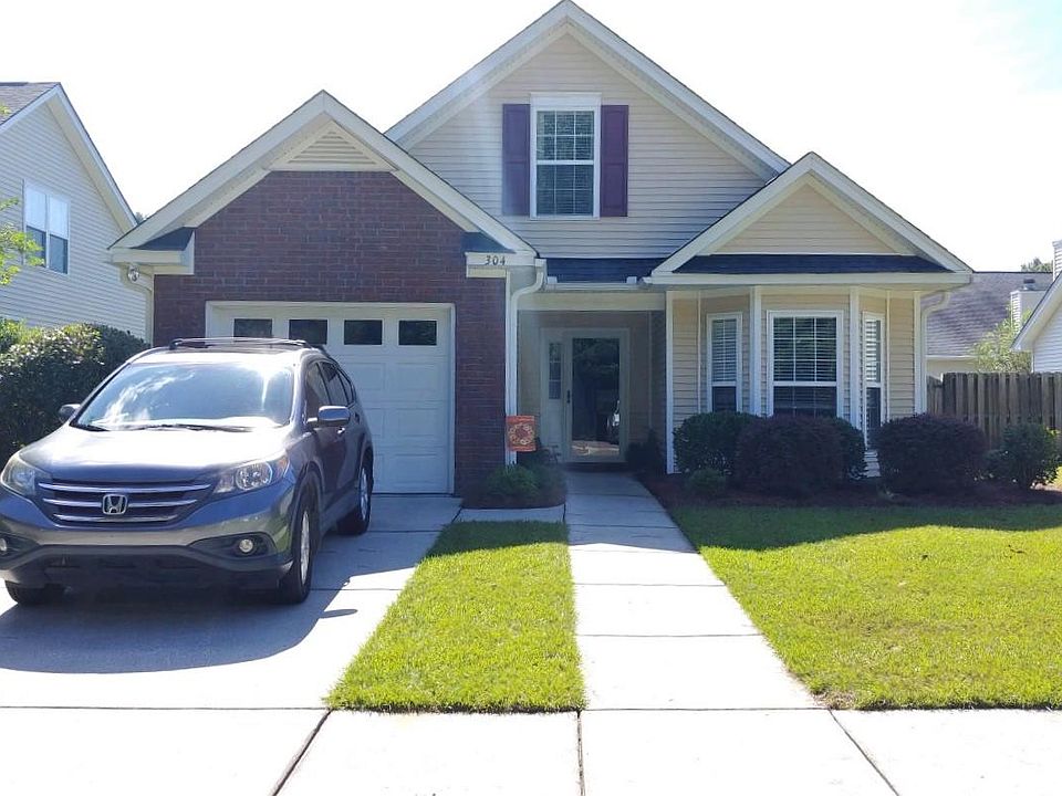 1st image of 304 Garden Grove Dr