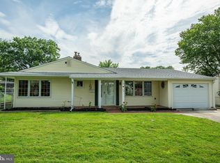 32 Gaping Rock Rd, Levittown, PA 19057