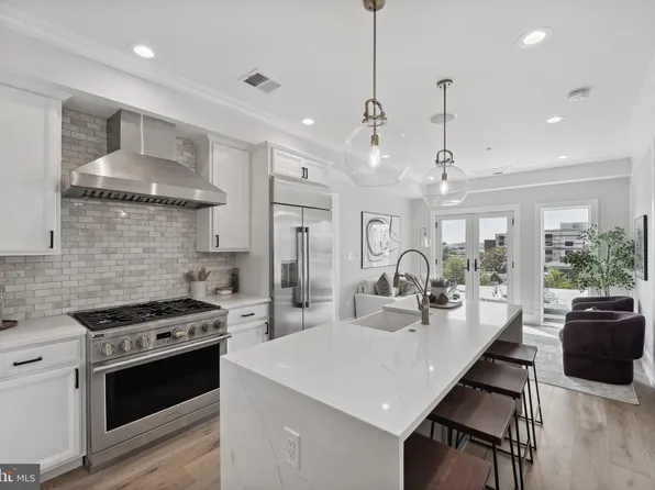 1320 Belmont St NW #301, Washington, DC 20009